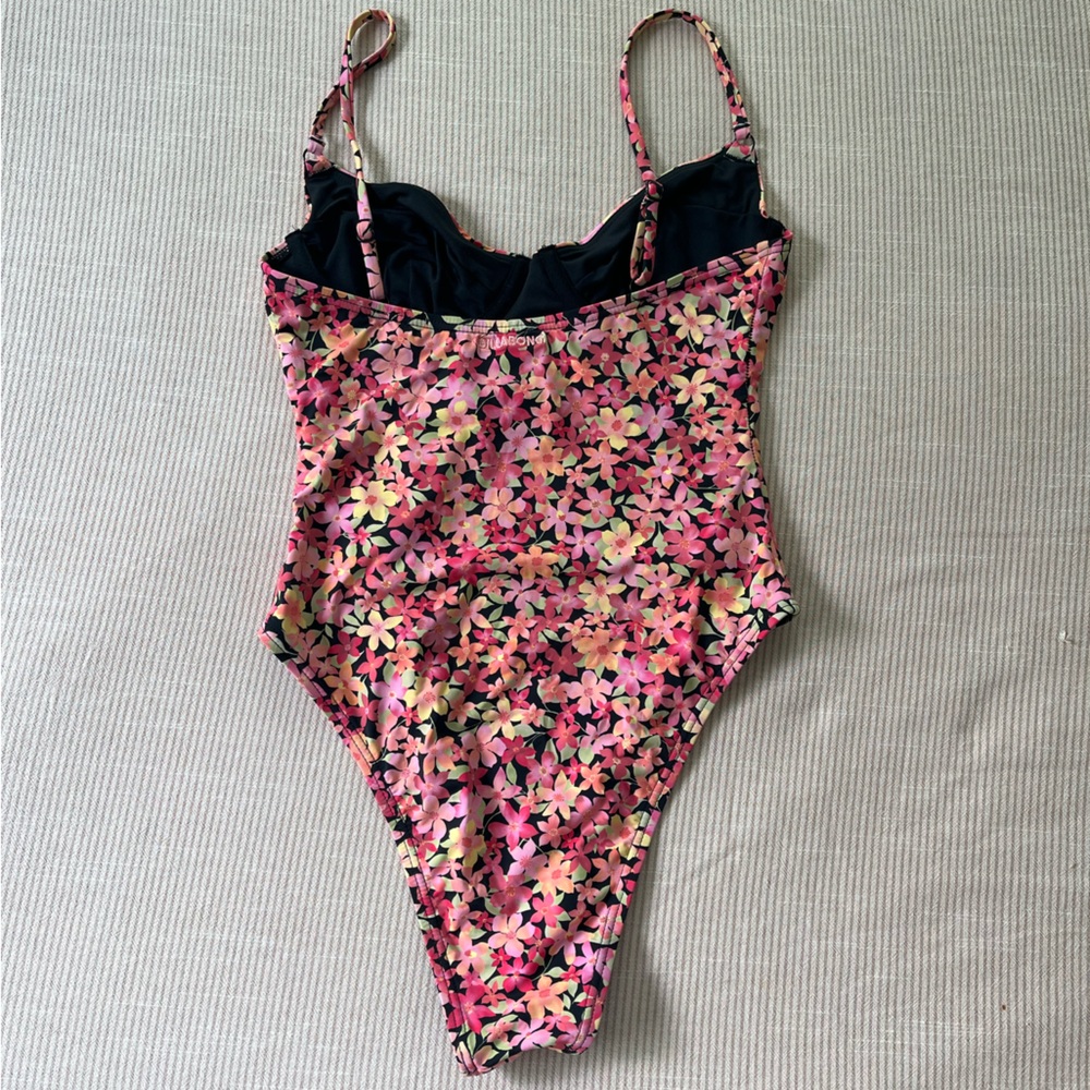 Billabong Morgan underwire one piece pink floral - Picture 4 of 7